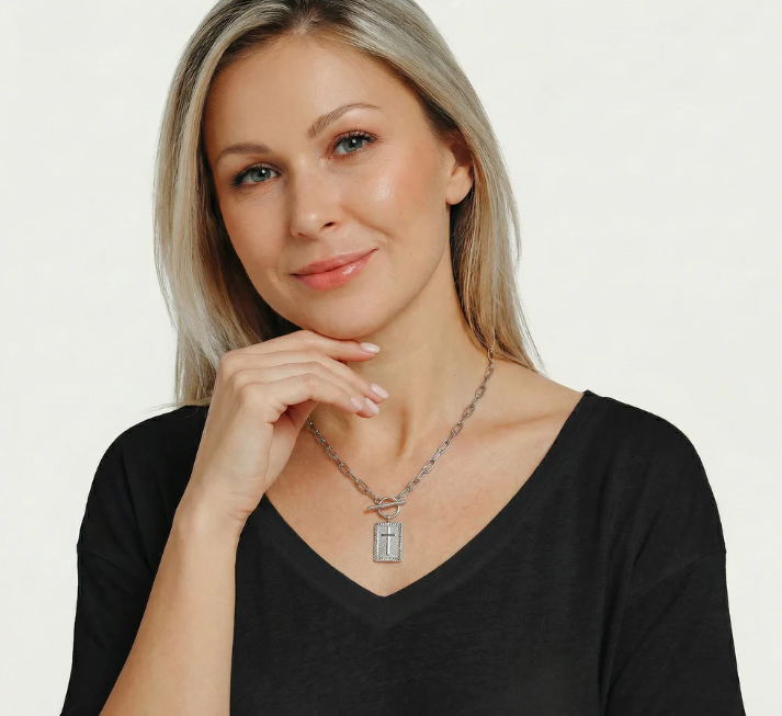 The Eternal Pendant Necklace